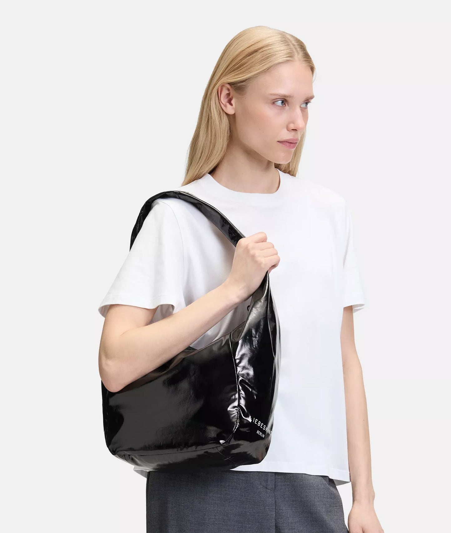 LIEBESKIND BERLIN Hobobag Farrah M Lack Black
