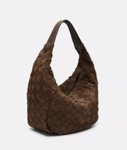 Lade das Bild in den Galerie-Viewer, LIEBESKIND BERLIN Farrah Hobo Bag M
