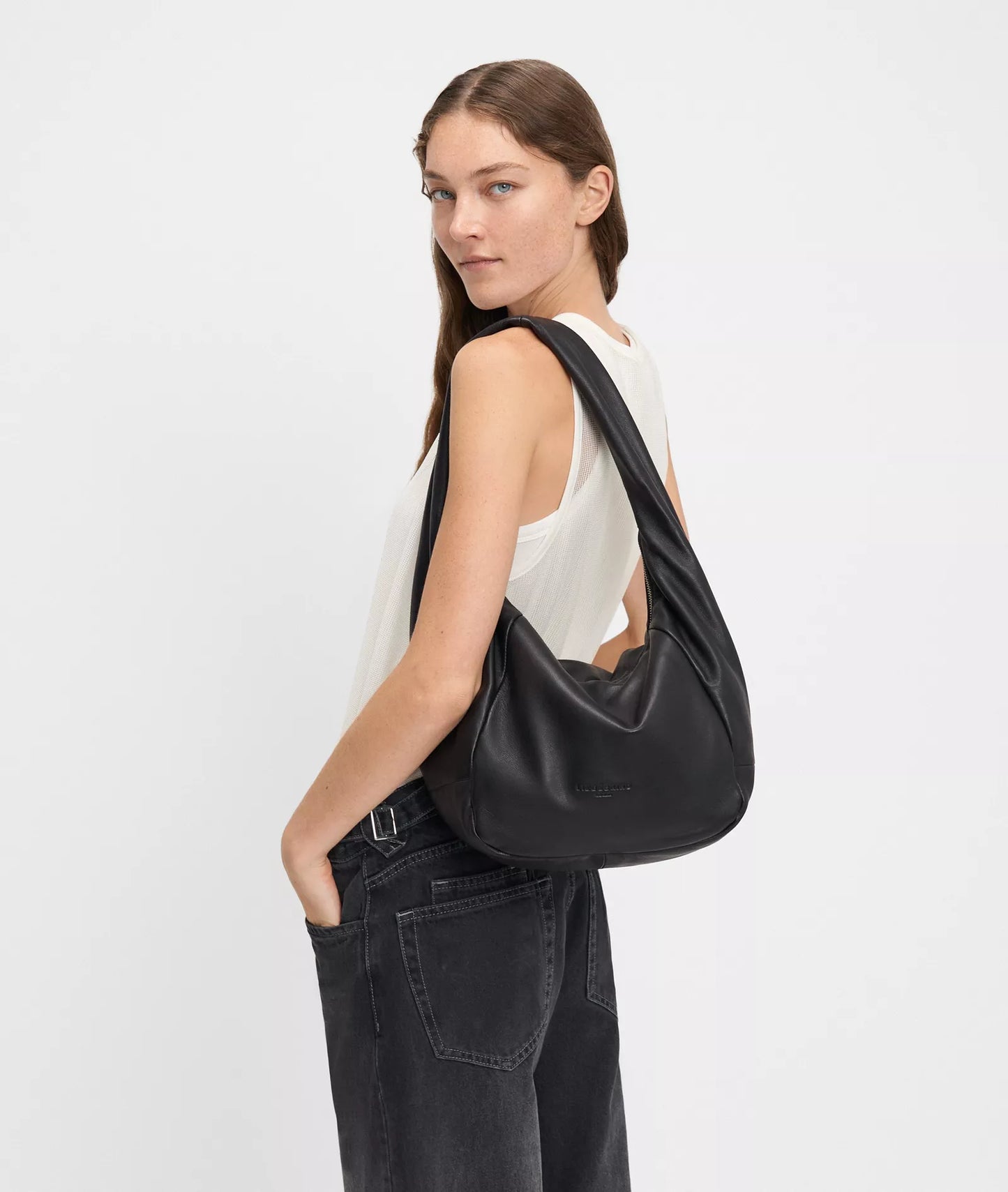 LIEBESKIND BERLIN Crossbody Farrah Hobo M Black