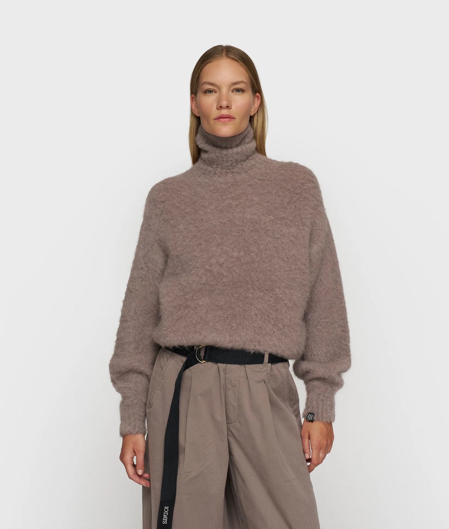 10DAYS AMSTERDAM Cropped Knit Turtleneck Moonrock