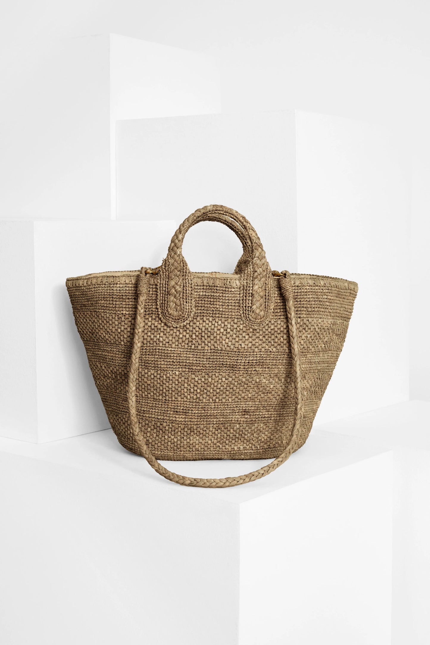 IBELIV Korbtasche Soma aus Raffia - Dark Tea