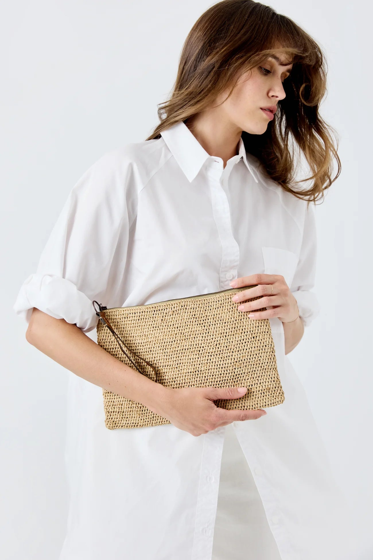 IBELIV Clutch Ampy aus Raffia - Tea