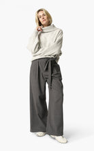 Lade das Bild in den Galerie-Viewer, AIMEE THE LABEL Pullover MatteoA Light Grey
