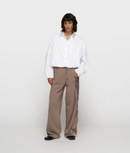 Lade das Bild in den Galerie-Viewer, 10DAYS AMSTERDAM Cropped Smoking Blouse
