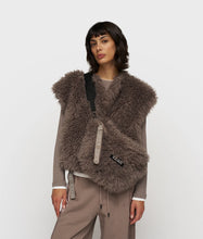 Lade das Bild in den Galerie-Viewer, 10DAYS AMSTERDAM Hairy Cross Body Bag Moonrock
