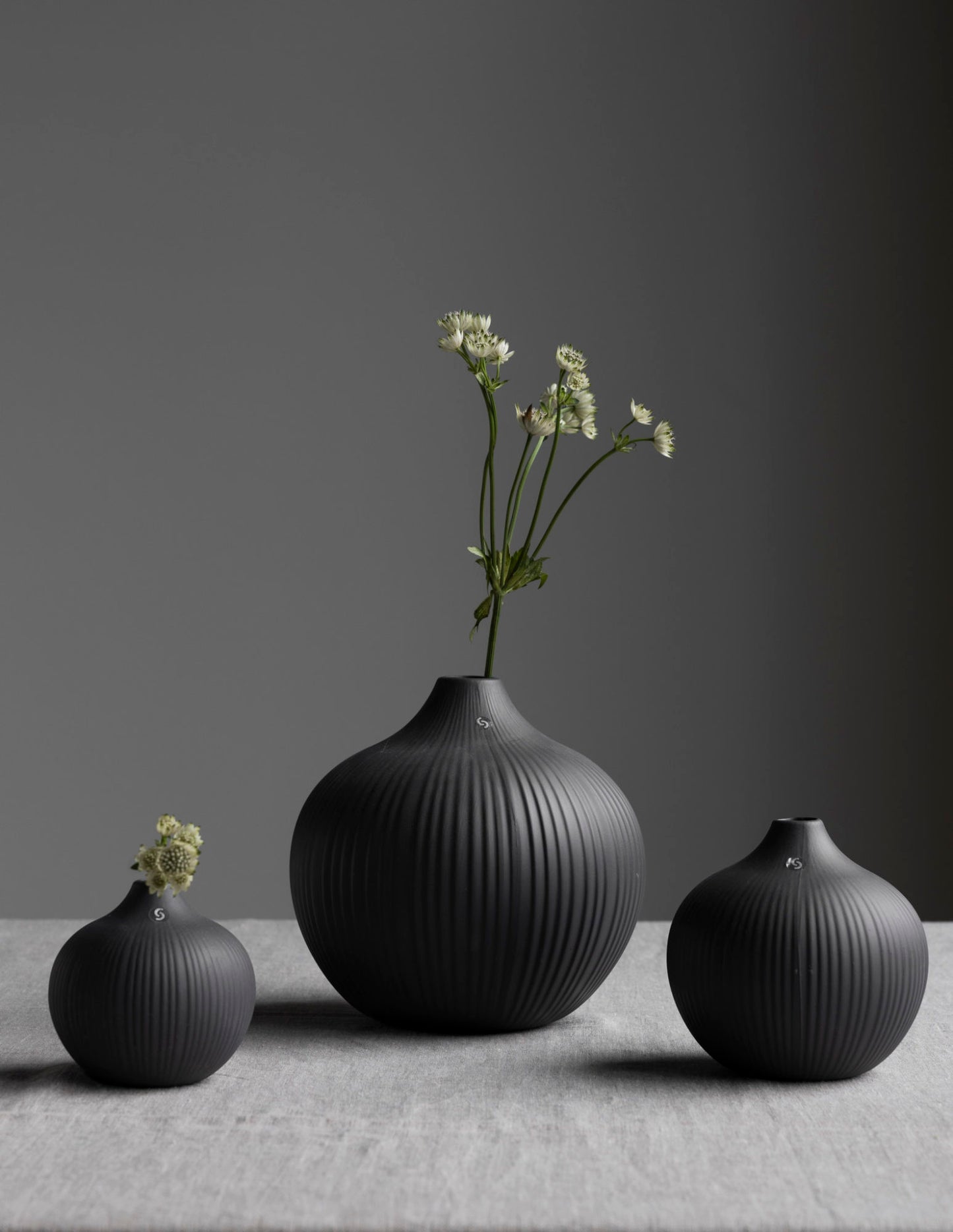 STOREFACTORY Fröbacken Vase Medium dark grey
