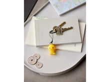 Lade das Bild in den Galerie-Viewer, HOPTIMIST Schlüsselanhänger Bumble Yellow
