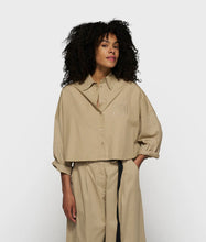 Lade das Bild in den Galerie-Viewer, 10DAYS AMSTERDAM Oversized Cropped Shirt Earth
