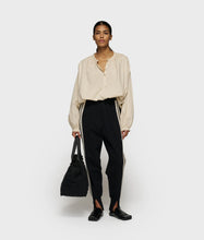Lade das Bild in den Galerie-Viewer, 10DAYS AMSTERDAM Ballet Jogger Tape Black
