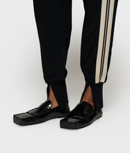 Lade das Bild in den Galerie-Viewer, 10DAYS AMSTERDAM Ballet Jogger Tape Black

