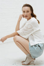 Lade das Bild in den Galerie-Viewer, AIMEE THE LABEL Bluse Kiyomi
