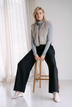 Lade das Bild in den Galerie-Viewer, AIMEE THE LABEL Kunstfellweste IslaA5
