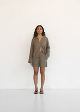 Lade das Bild in den Galerie-Viewer, CLUB L&#39;AVENIR Shorts Noah`CL Cacao
