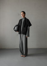 Lade das Bild in den Galerie-Viewer, CLUB L&#39;AVENIR Jacke Amaya&#39;CL Black
