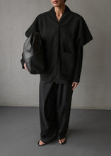 Lade das Bild in den Galerie-Viewer, CLUB L&#39;AVENIR Jacke Amaya&#39;CL Black
