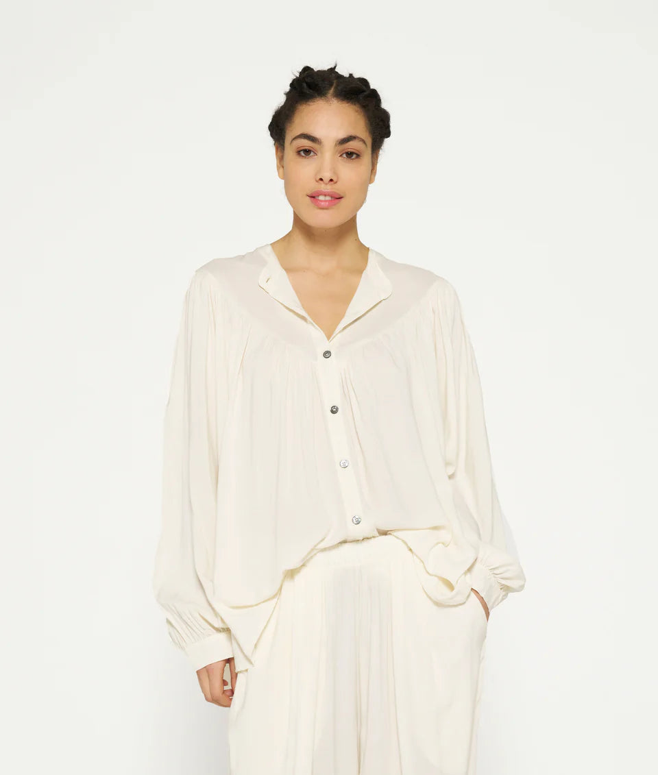 10 DAYS AMSTERDAM Flowy Bleated Blouse