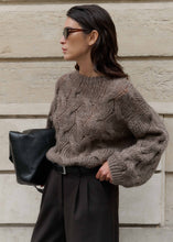 Lade das Bild in den Galerie-Viewer, CLUB L&#39;AVENIR Pullover Kae&#39;CL Taupe
