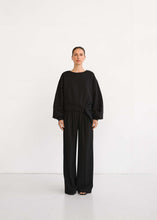 Lade das Bild in den Galerie-Viewer, CLUB L&#39;AVENIR Sweater Celis&#39;CL Black
