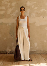 Lade das Bild in den Galerie-Viewer, CLUB L'AVENIR Tanktop Juniper'CL Offwhite
