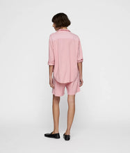 Lade das Bild in den Galerie-Viewer, 10DAYS AMSTERDAM Shirt Pique Bright Raspberry
