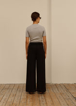 Lade das Bild in den Galerie-Viewer, CLUB L'AVENIR Hose Lelea'CL Black
