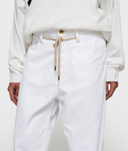 Lade das Bild in den Galerie-Viewer, 10DAYS AMSTERDAM Straight Leg Pants Twill Optic White
