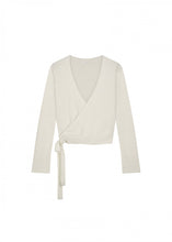 Lade das Bild in den Galerie-Viewer, CLUB L&#39; AVENIR Wickelcardigan Jua&#39;CL Off White
