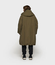 Lade das Bild in den Galerie-Viewer, 10DAYS AMSTERDAM The Royal Parka Dark Olive
