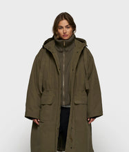 Lade das Bild in den Galerie-Viewer, 10DAYS AMSTERDAM The Royal Parka Dark Olive
