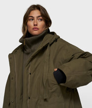 Lade das Bild in den Galerie-Viewer, 10DAYS AMSTERDAM The Royal Parka Dark Olive
