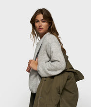 Lade das Bild in den Galerie-Viewer, 10DAYS AMSTERDAM The Royal Parka Dark Olive
