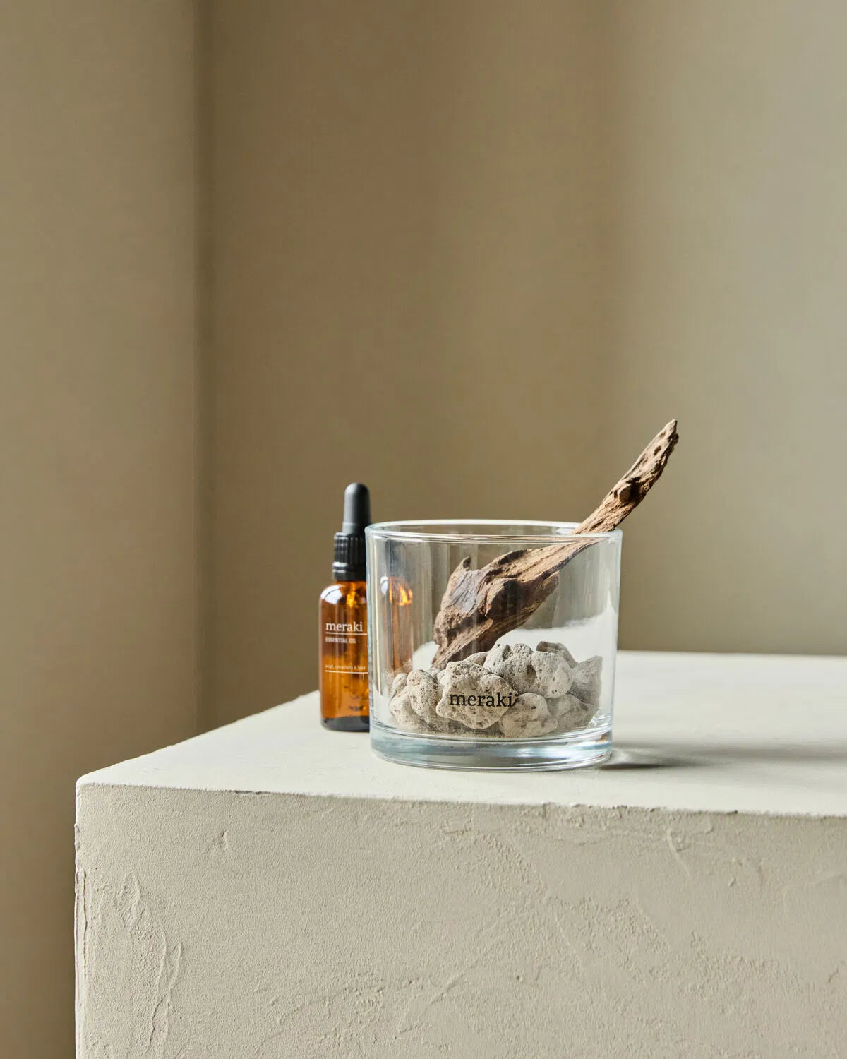 Meraki Diffusor Lavastone & Wood - Amber Dust