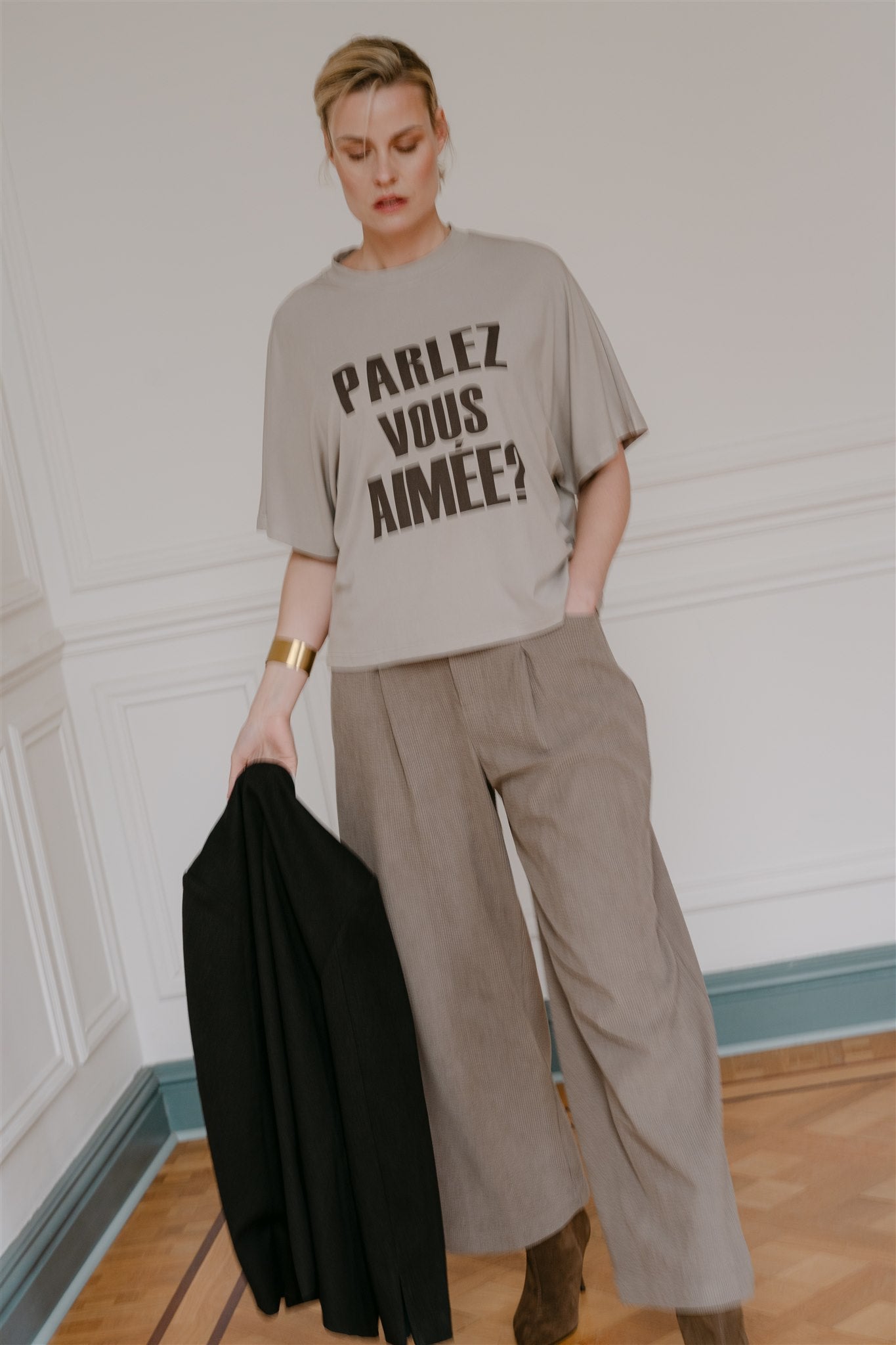 AIMEE THE LABEL ElaraW6 Shirt Taupe Brown Letters