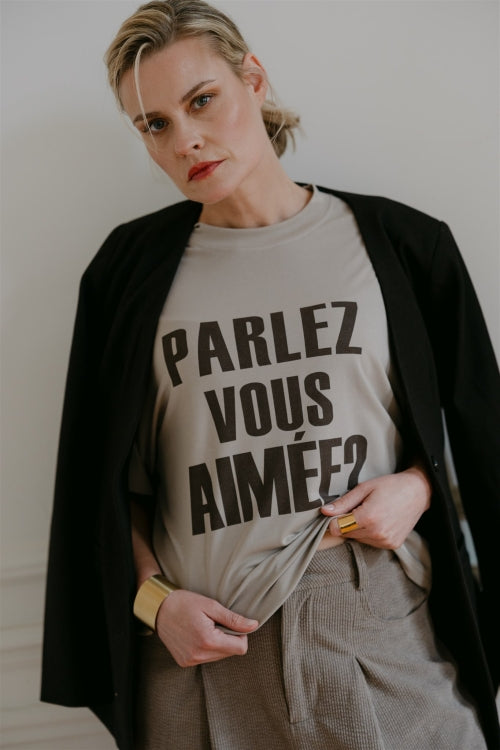 AIMEE THE LABEL ElaraW6 Shirt Taupe Brown Letters
