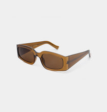 Lade das Bild in den Galerie-Viewer, A.KJAERBEDE Sonnenbrille Alex Smoke Transparent
