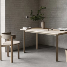 Lade das Bild in den Galerie-Viewer, BLOMUS Serviertablett Oku Oak Eckig in 2 Größen
