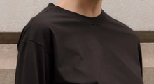 Lade das Bild in den Galerie-Viewer, CLUB L&#39;AVENIR Longsleeve Juny&#39;CL Fudge
