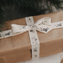 Lade das Bild in den Galerie-Viewer, EULENSCHNITT Geschenkband Weihnachtsdackel
