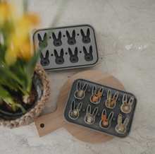 Lade das Bild in den Galerie-Viewer, EULENSCHNITT Eiswürfelform Hasen
