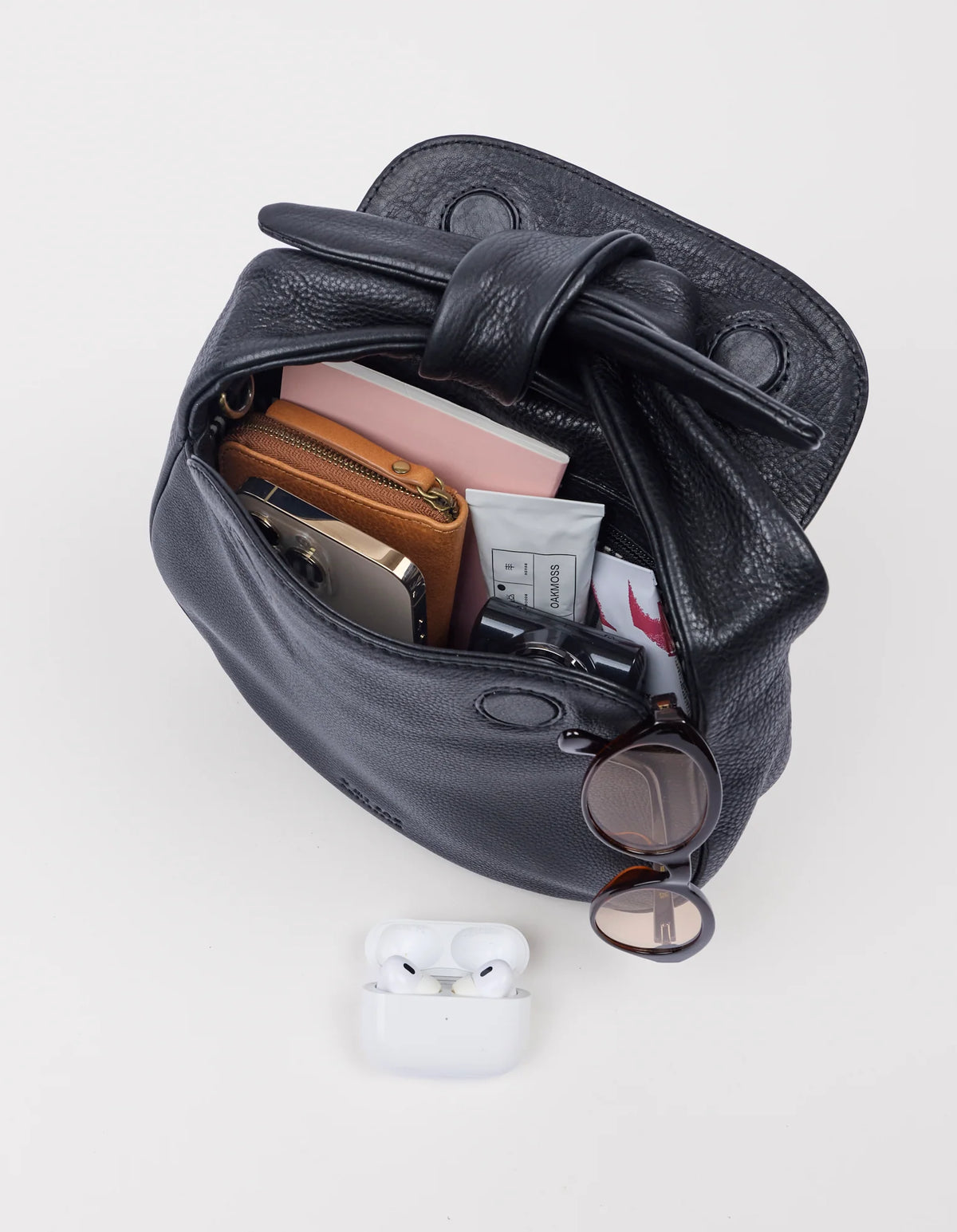 O MY BAG Bag Handtasche Coco Croissant Black Soft Grain
