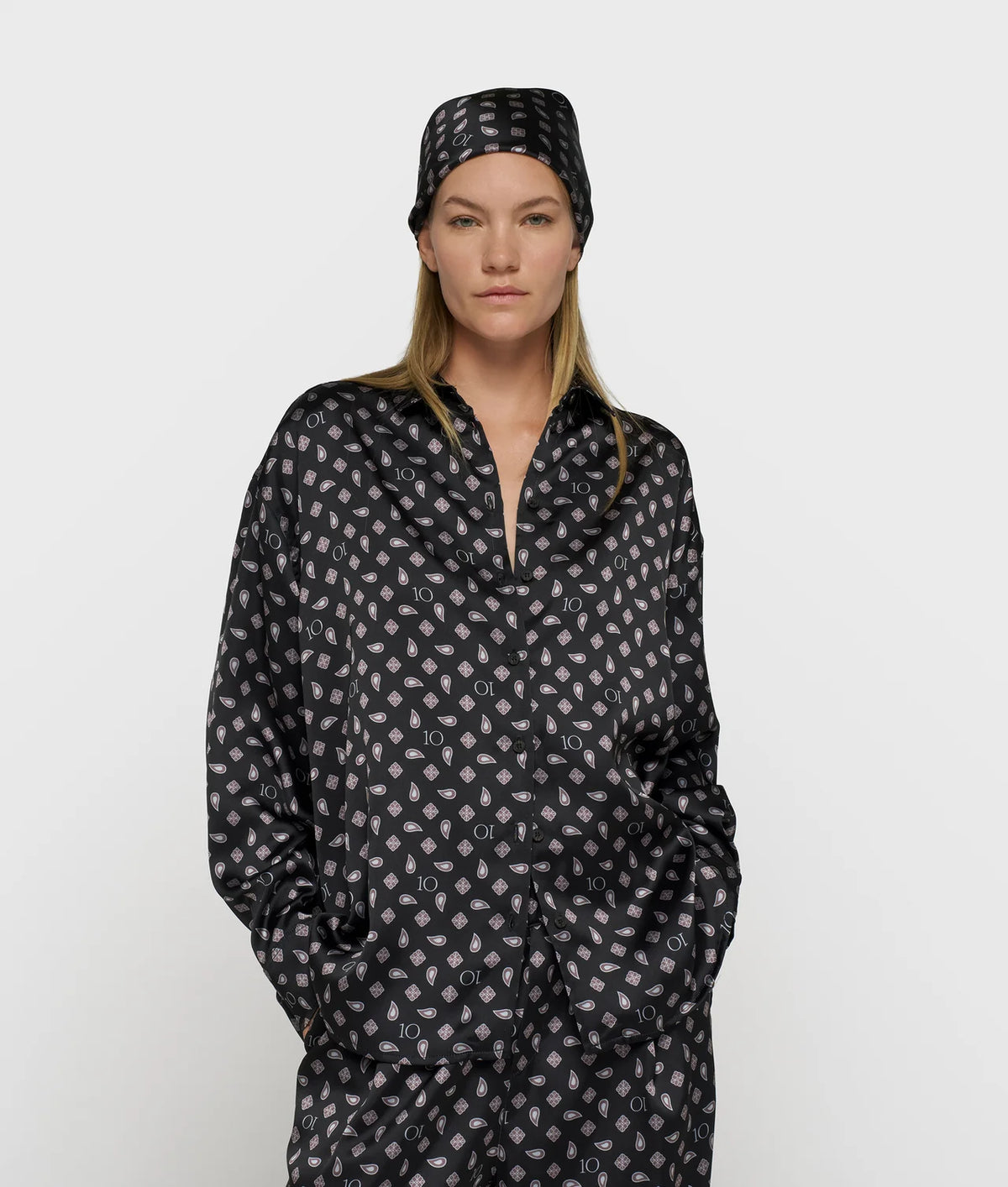 10DAYS AMSTERDAM Paisley Schal Black