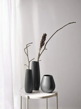 Lade das Bild in den Galerie-Viewer, ASA SELECTION Vase black Iron Ease
