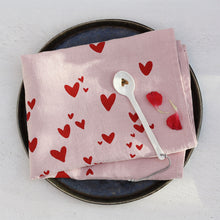 Lade das Bild in den Galerie-Viewer, FROHSTOFF Geschirrtuch Leinen Herzchen
