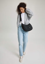Lade das Bild in den Galerie-Viewer, HEY MARLY Tasche Lifetime Buddy Black M
