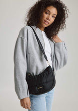 Lade das Bild in den Galerie-Viewer, HEY MARLY Tasche Lifetime Buddy Black S
