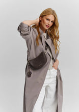 Lade das Bild in den Galerie-Viewer, HEY MARLY Tasche Sporty Sister Coffee

