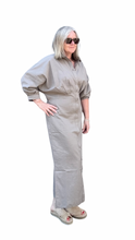 Lade das Bild in den Galerie-Viewer, CLUB L'AVENIR Dress Hania'CL Taupe
