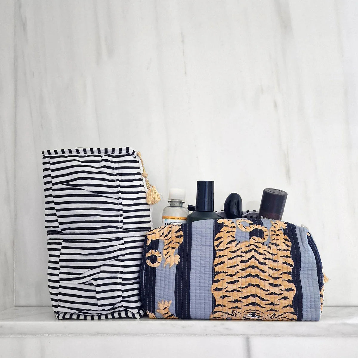 KIKOONI Handgemachte Kosmetiktasche "Poppy Tiger Black"