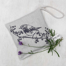 Lade das Bild in den Galerie-Viewer, FROHSTOFF Lavendelkissen Rotkehlchen
