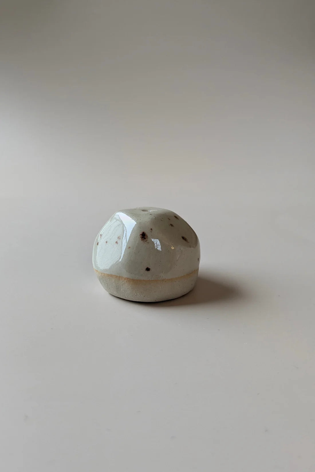 Noneedformore Handgefertigter Keramik Räucherstäbchenständer Pebbles Gray
